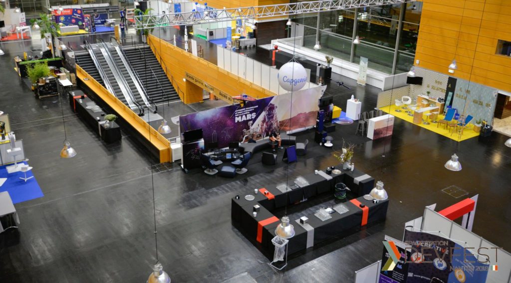 Du mobilier gonflable pour un stand.
